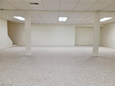 1901 Pembrooke Lane Avon OH 44011
