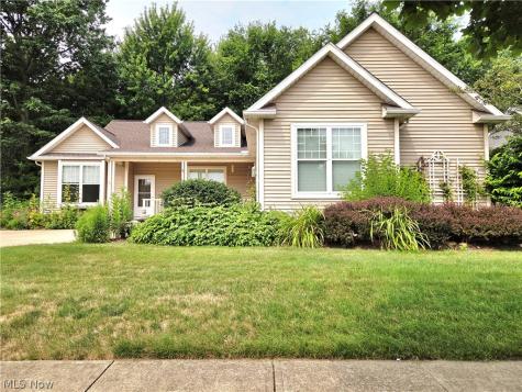 1901 Pembrooke Lane Avon OH 44011