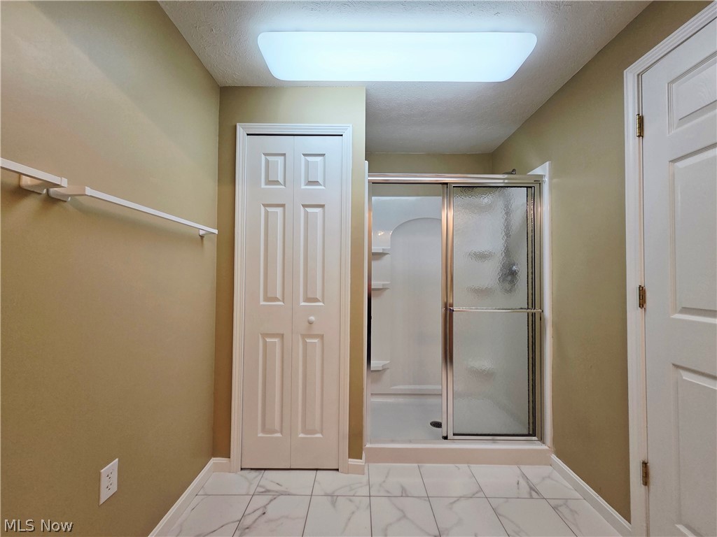 1901 Pembrooke Lane Avon OH 44011