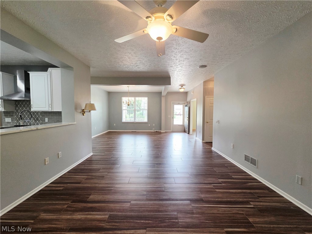 1901 Pembrooke Lane Avon OH 44011