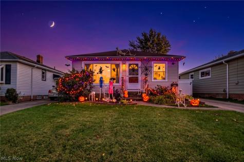 2523 Center Drive Parma OH 44134