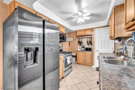 2523 Center Drive Parma OH 44134