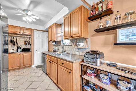 2523 Center Drive Parma OH 44134