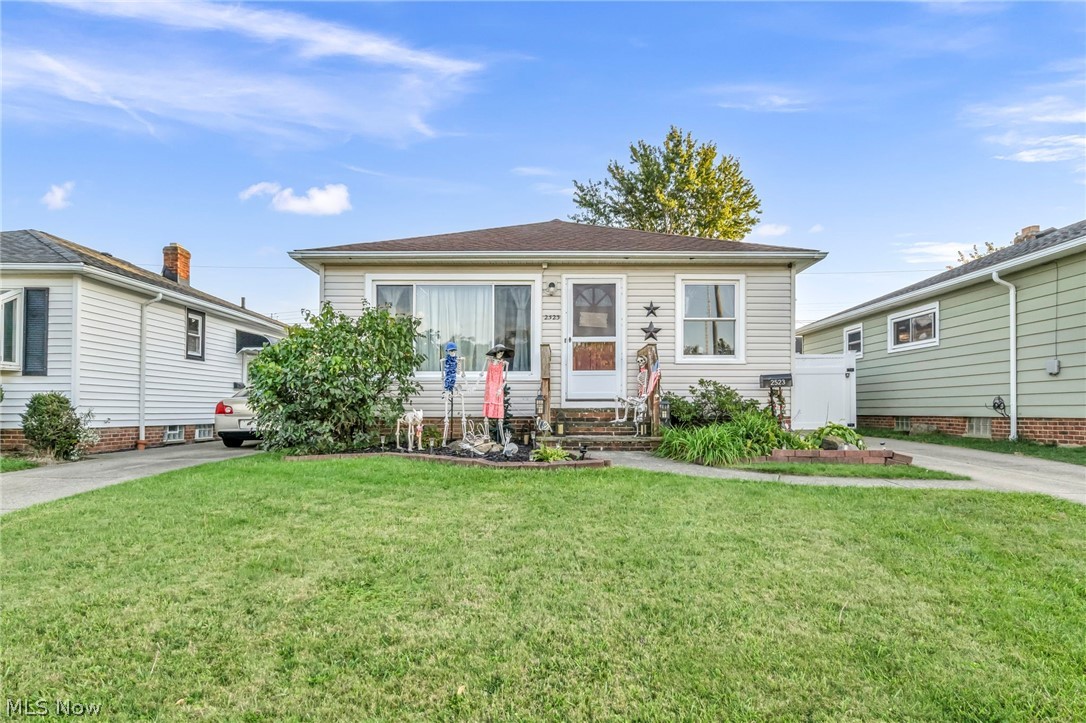 2523 Center Drive Parma OH 44134