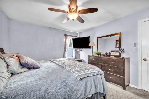 2523 Center Drive Parma OH 44134