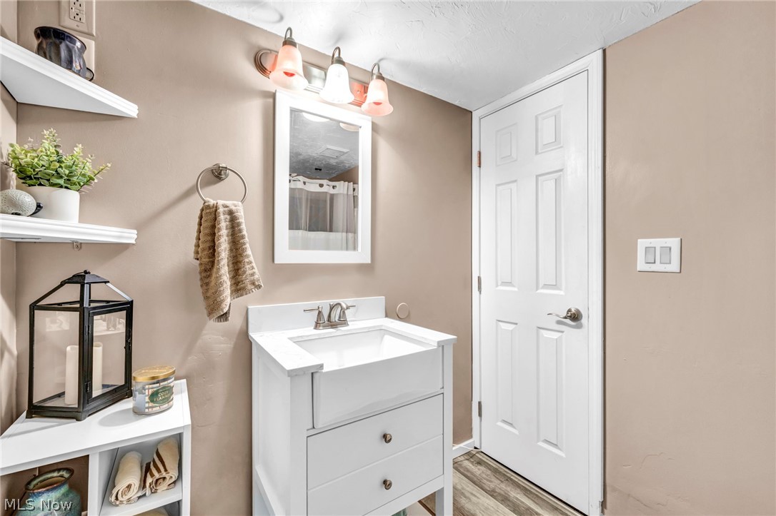2523 Center Drive Parma OH 44134