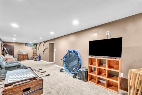 2523 Center Drive Parma OH 44134
