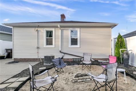 2523 Center Drive Parma OH 44134