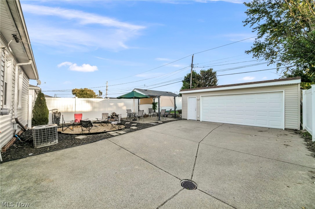 2523 Center Drive Parma OH 44134