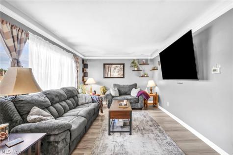 2523 Center Drive Parma OH 44134