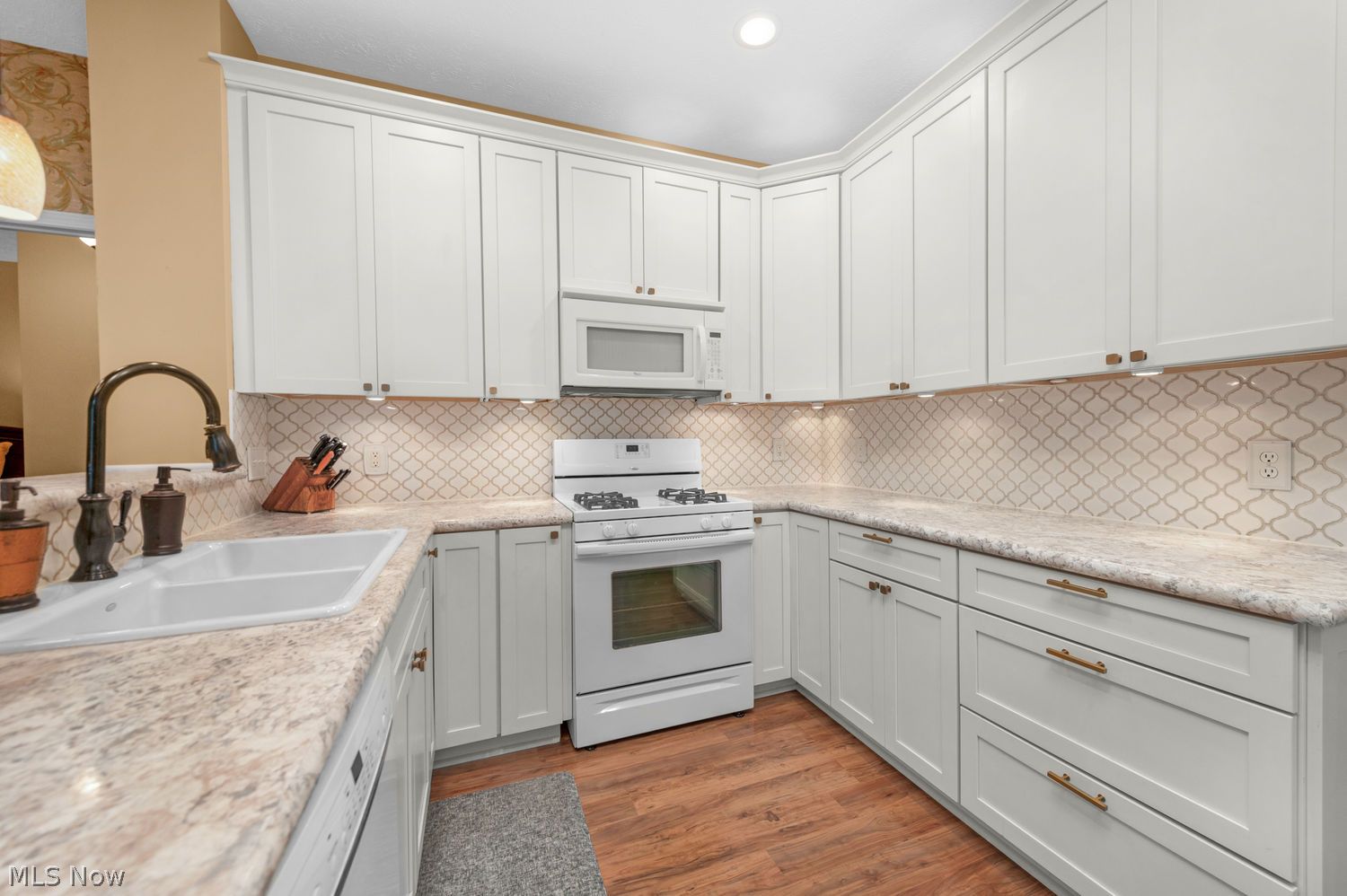 2383 Manchester Lane Avon OH 44011