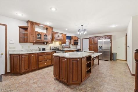 789 Country Club Drive Howard OH 43028