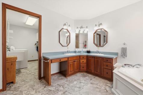 789 Country Club Drive Howard OH 43028