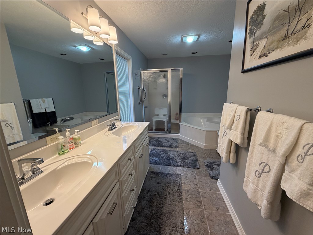 2359 Oak Tree Drive NW Dover OH 44622