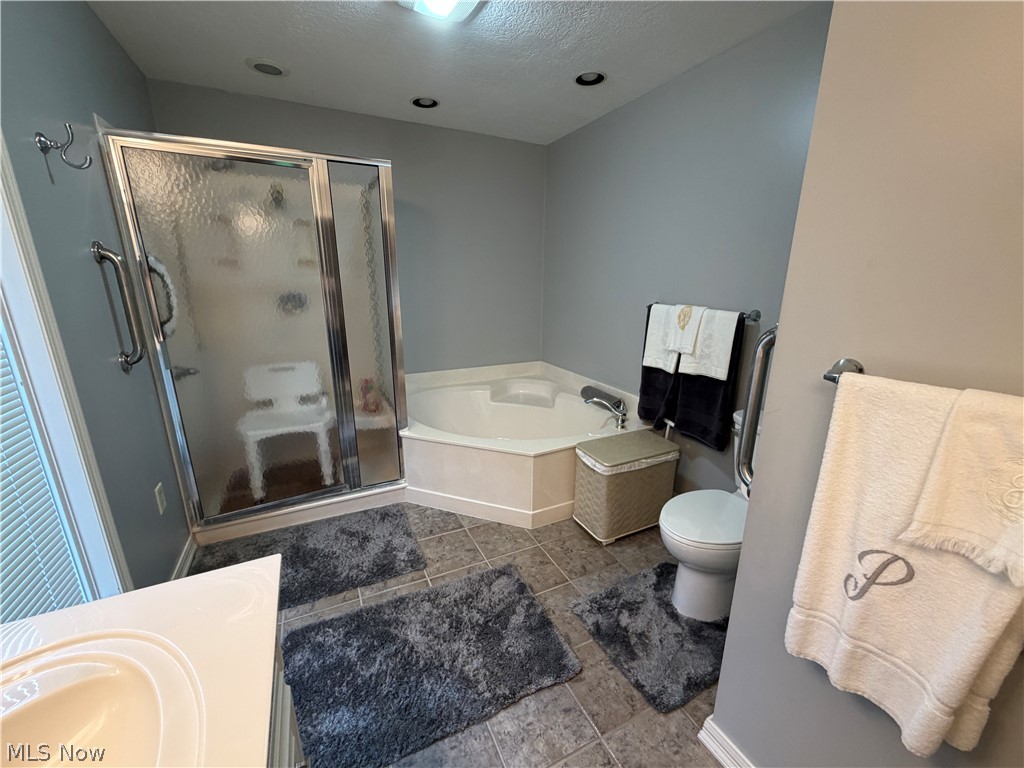 2359 Oak Tree Drive NW Dover OH 44622