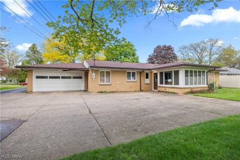 304 Cedar Brook Lane Sandusky OH 44870