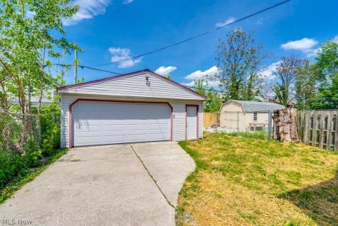 2406 Tampa Avenue Cleveland OH 44109