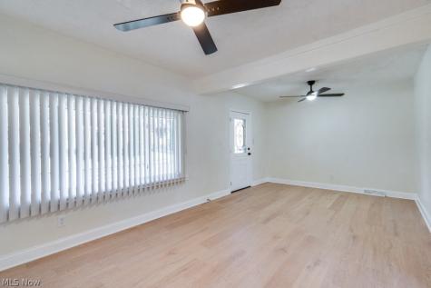 2406 Tampa Avenue Cleveland OH 44109