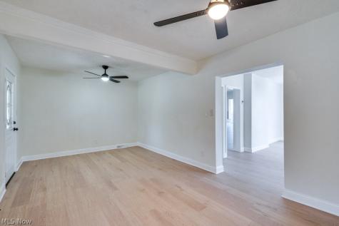 2406 Tampa Avenue Cleveland OH 44109