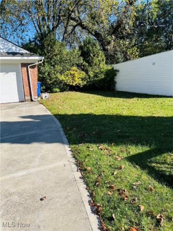 4081 E 175th Street Cleveland OH 44128