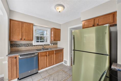3846 Grosvenor Road South Euclid OH 44118
