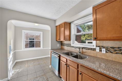 3846 Grosvenor Road South Euclid OH 44118