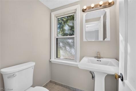 3846 Grosvenor Road South Euclid OH 44118