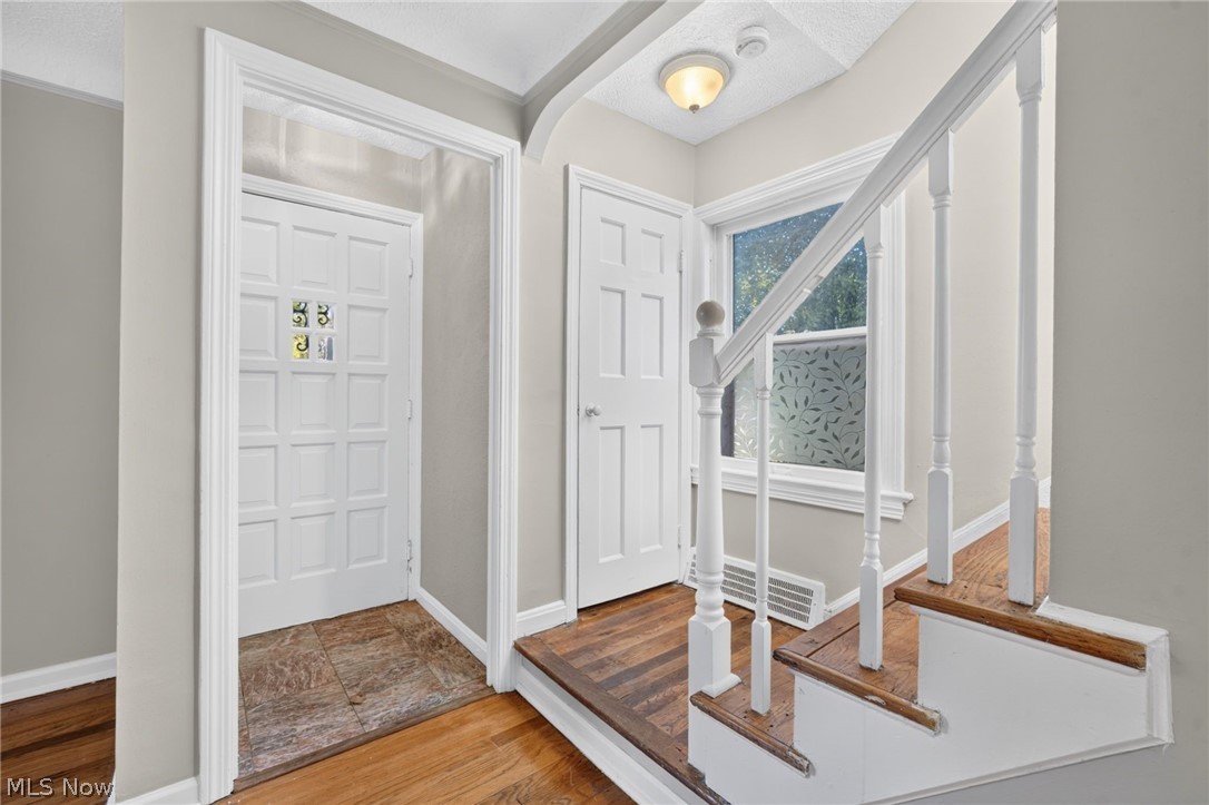 3846 Grosvenor Road South Euclid OH 44118