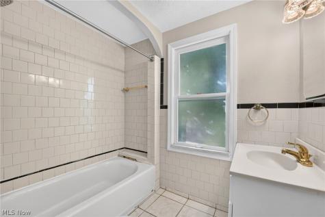 3846 Grosvenor Road South Euclid OH 44118
