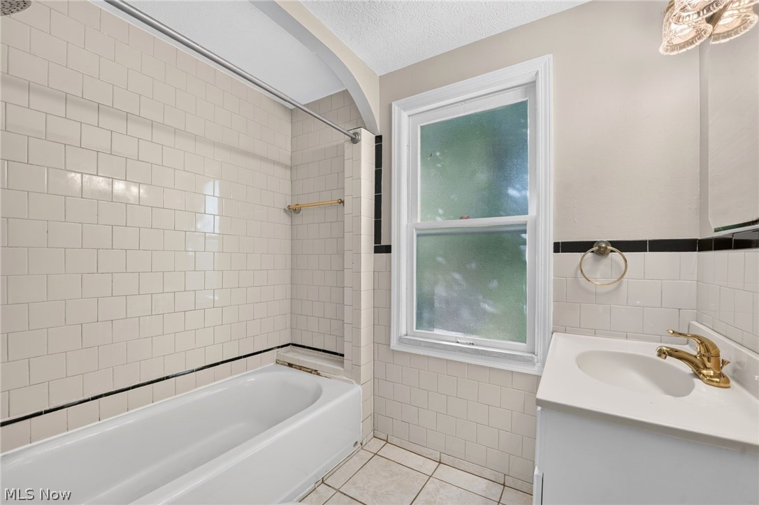 3846 Grosvenor Road South Euclid OH 44118