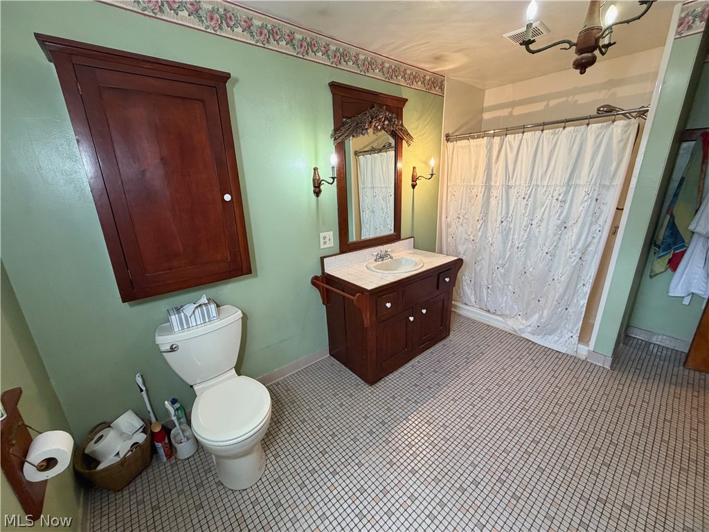 16213 Park Way East Liverpool OH 43920
