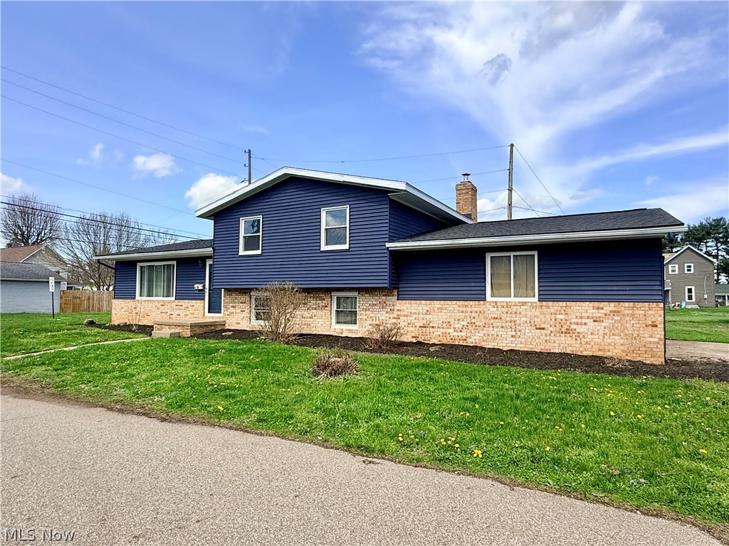 123 5th Street NE Strasburg OH 44680