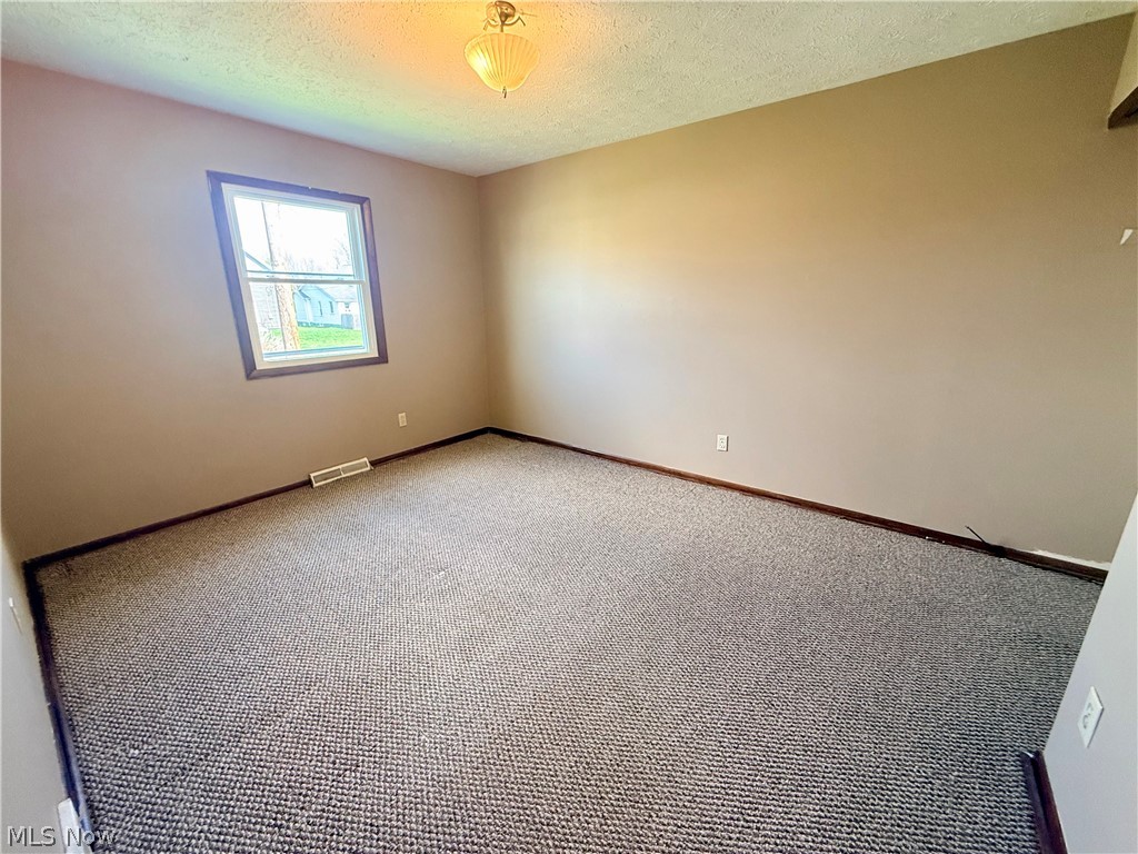 123 5th Street NE Strasburg OH 44680