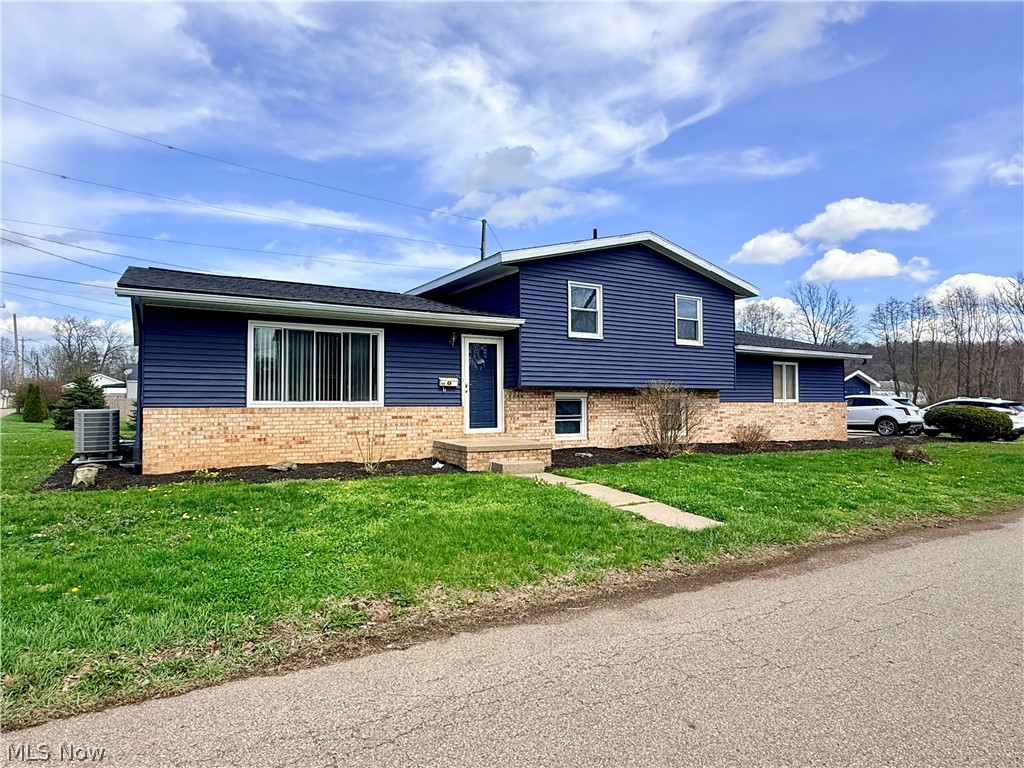 123 5th Street NE Strasburg OH 44680