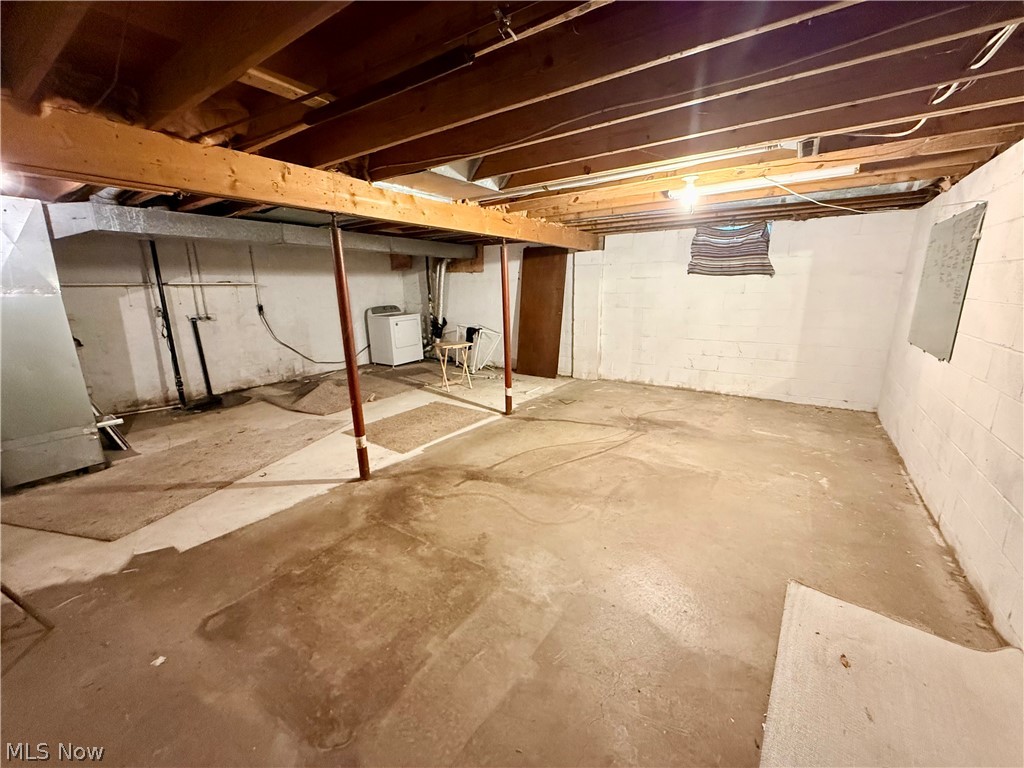 123 5th Street NE Strasburg OH 44680