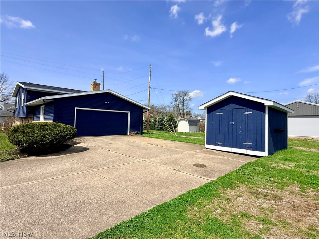 123 5th Street NE Strasburg OH 44680