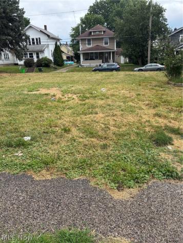 854 9th Street NE Massillon OH 44646