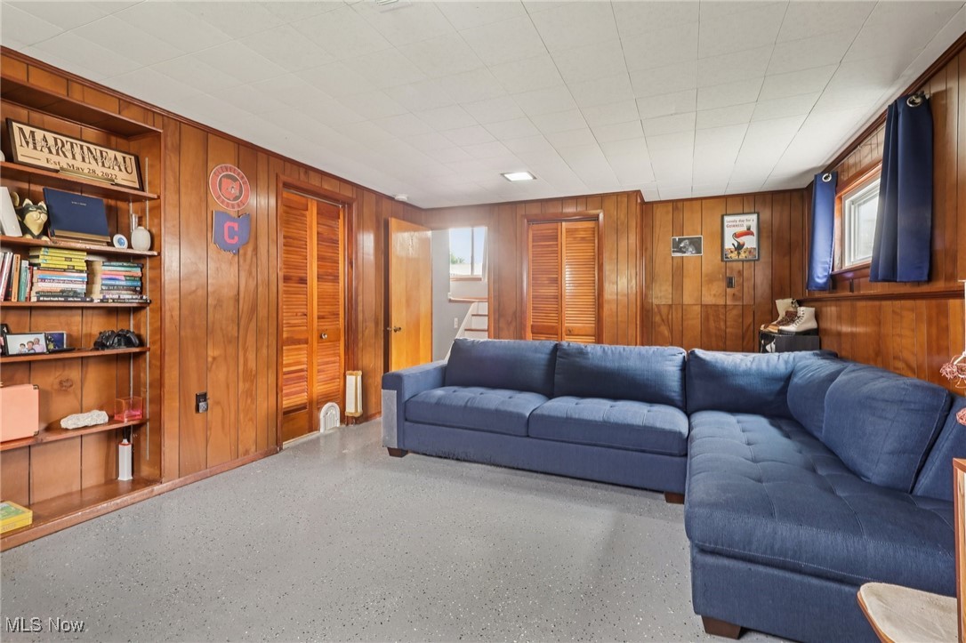 18018 Ridgeline Avenue Cleveland OH 44135