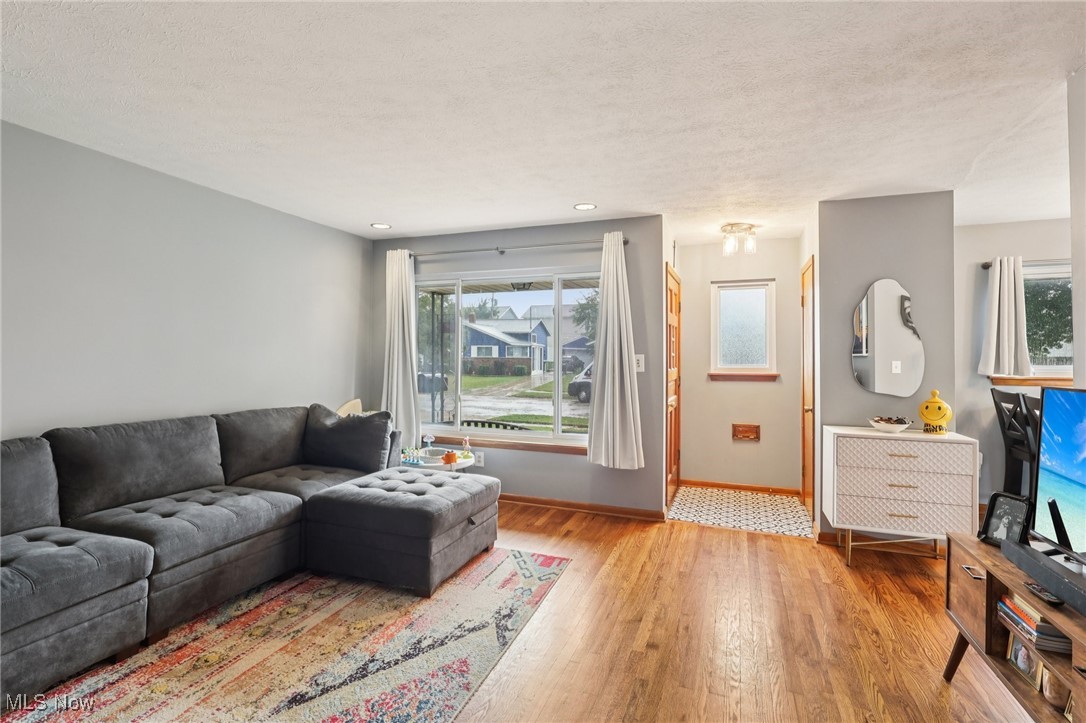 18018 Ridgeline Avenue Cleveland OH 44135