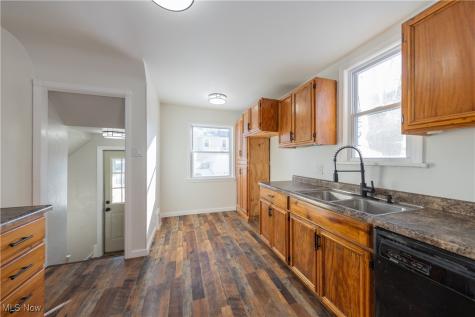 464 E 250th Street Euclid OH 44132