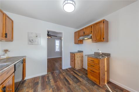 464 E 250th Street Euclid OH 44132