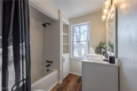 464 E 250th Street Euclid OH 44132