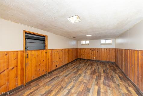 464 E 250th Street Euclid OH 44132