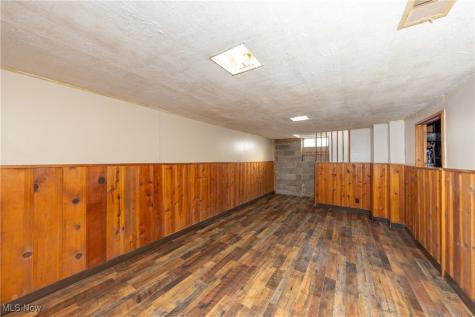 464 E 250th Street Euclid OH 44132