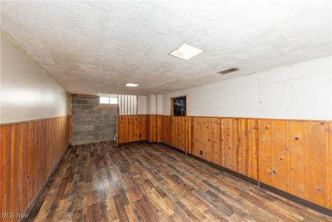 464 E 250th Street Euclid OH 44132