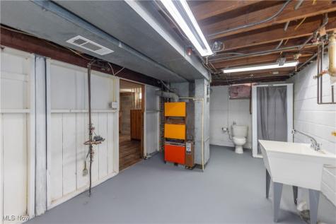 464 E 250th Street Euclid OH 44132