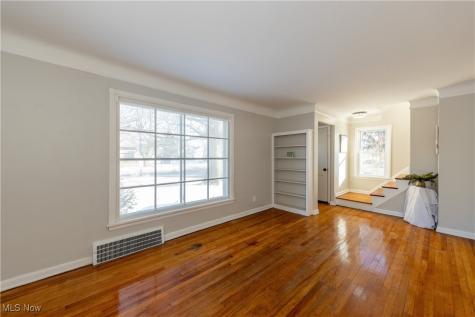 464 E 250th Street Euclid OH 44132