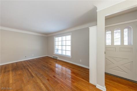 464 E 250th Street Euclid OH 44132