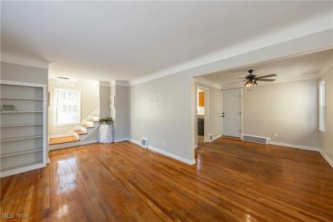 464 E 250th Street Euclid OH 44132