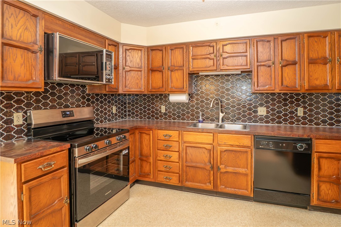 2421 Fairview Road Uniontown OH 44685
